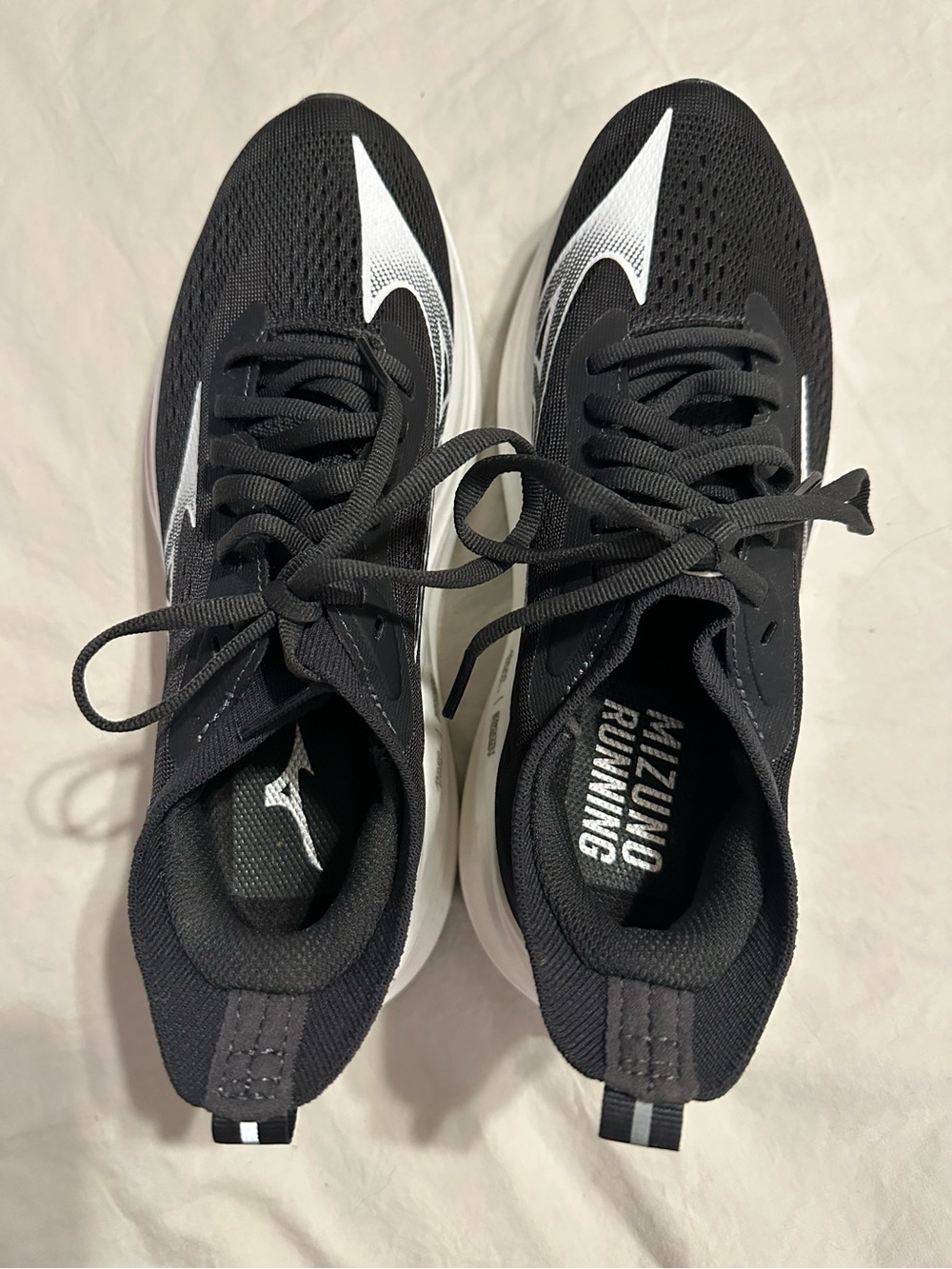 Mizuno Women’s size 7 Black Running Shoes